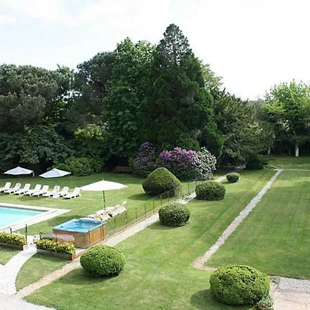 Sleeps 16 Pool Air Con Wifi Willa