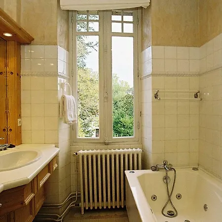 Sleeps 16 Pool Air Con Wifi Soustons