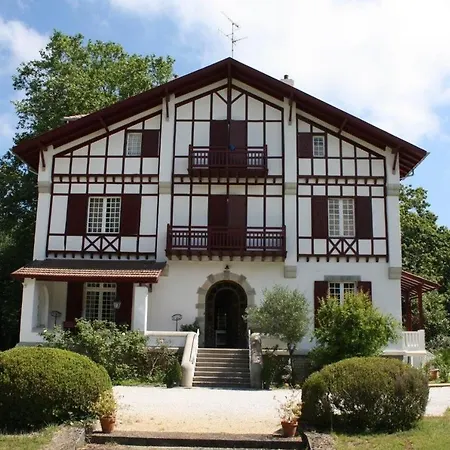 Sleeps 16 Pool Air Con Wifi
