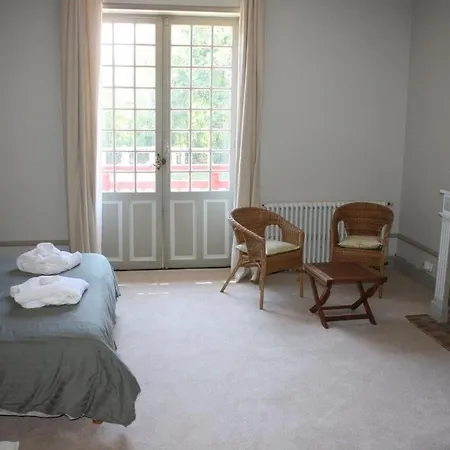 Sleeps 16 Pool Air Con Wifi Soustons